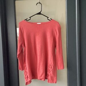 Woman’s top L